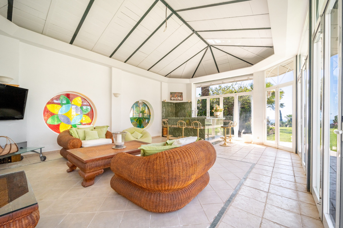 Se vende Villa - Chalet de 14 dormitorios en Costa Del Sol, Málaga, España