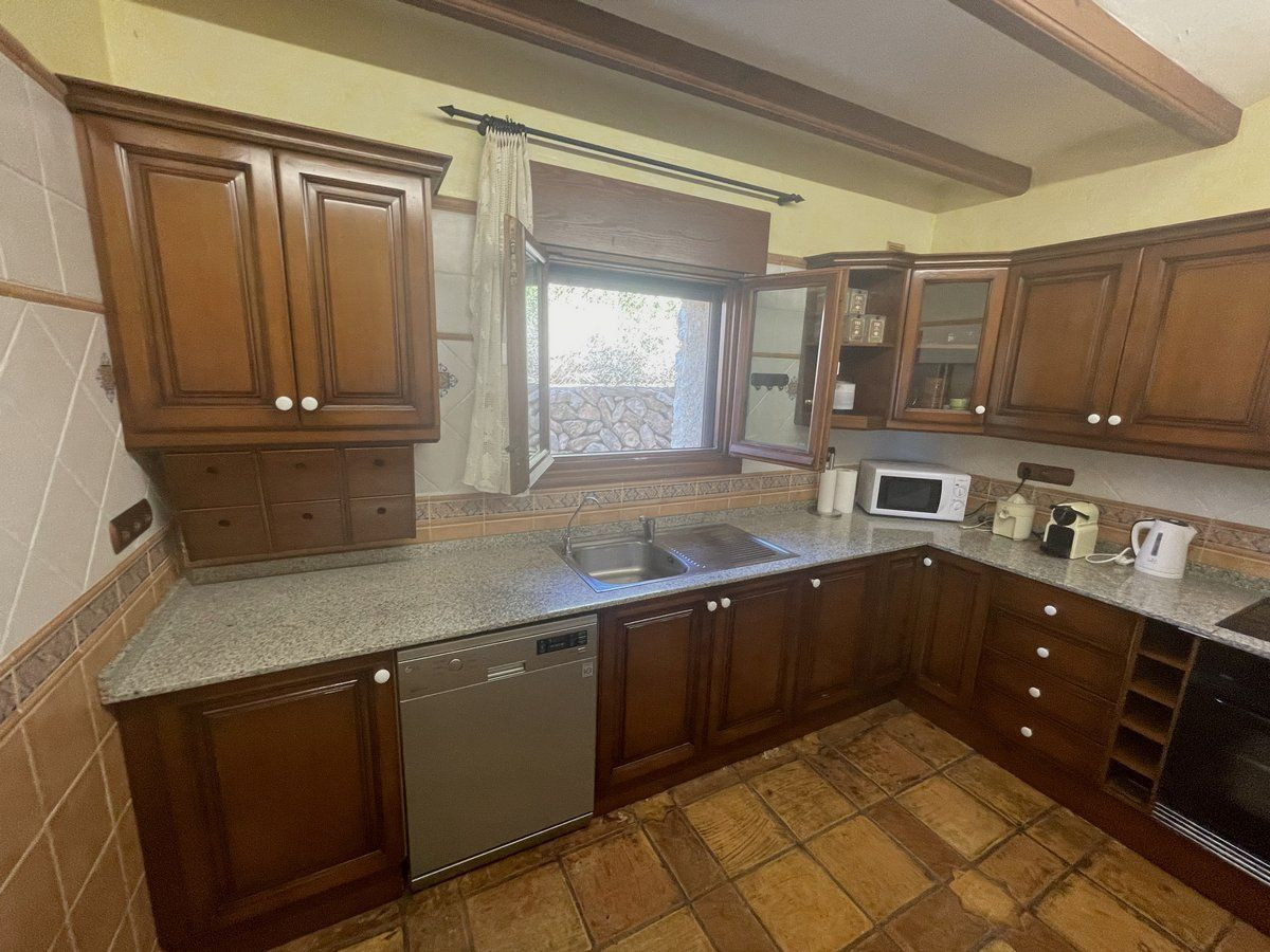 4 Bed Townhouse for sale in Calpe Costa Blanca, Alicante, Spain