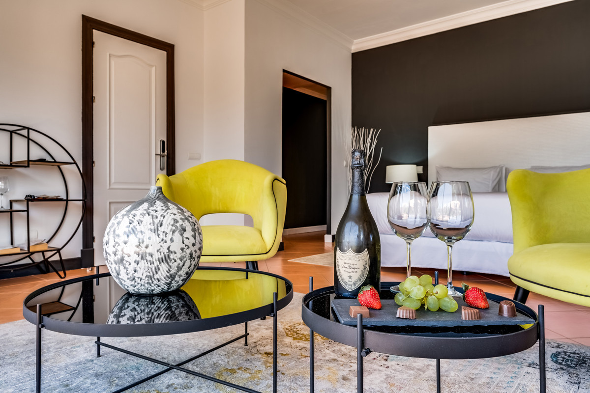 3 Bed Apartment for sale in Nueva Andalucía Costa Del Sol, Málaga, Spain