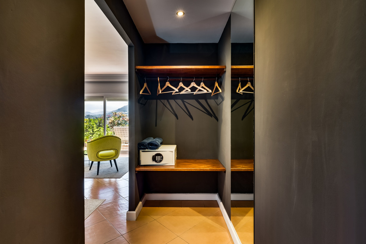 3 Bed Apartment for sale in Nueva Andalucía Costa Del Sol, Málaga, Spain