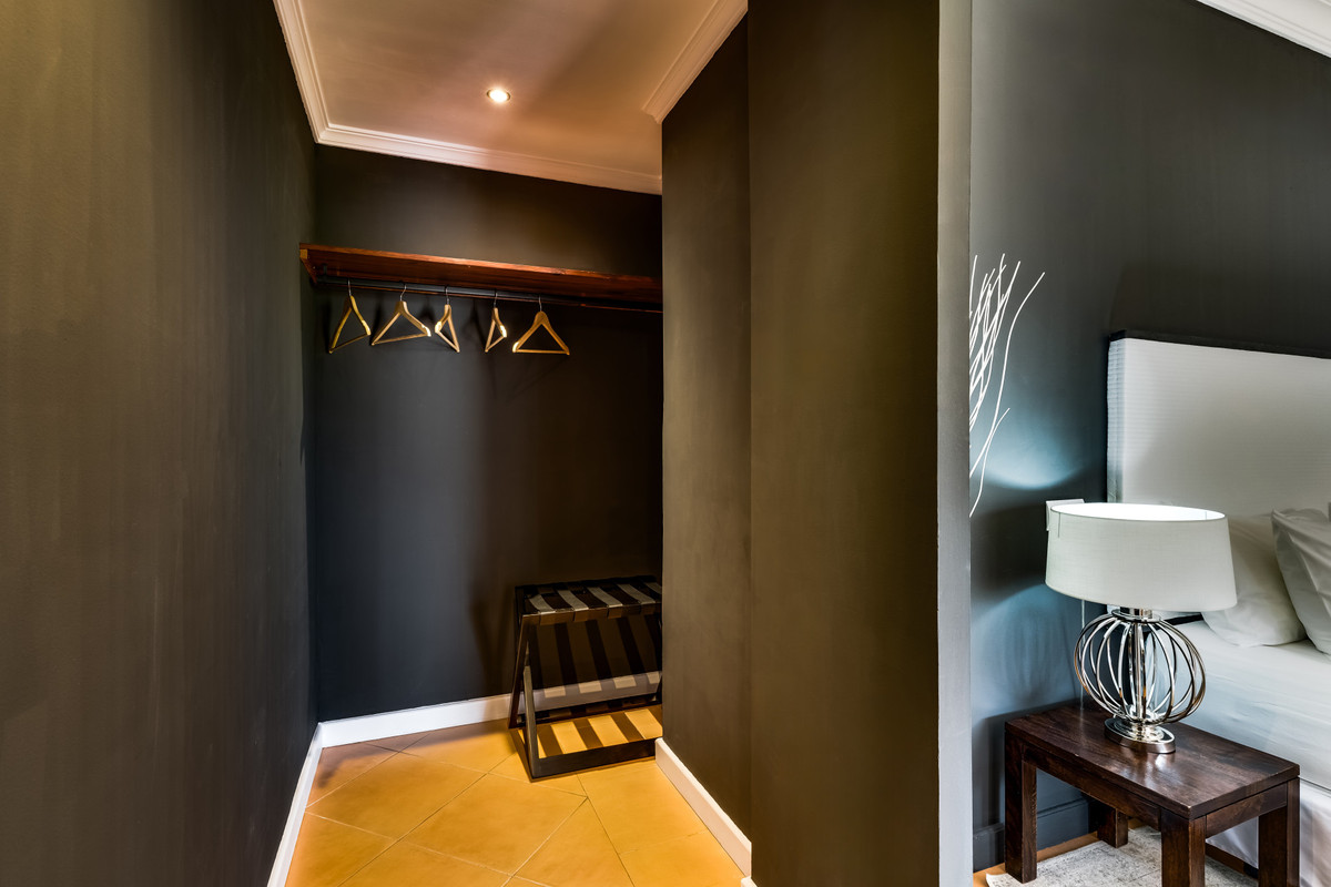 3 Bed Apartment for sale in Nueva Andalucía Costa Del Sol, Málaga, Spain