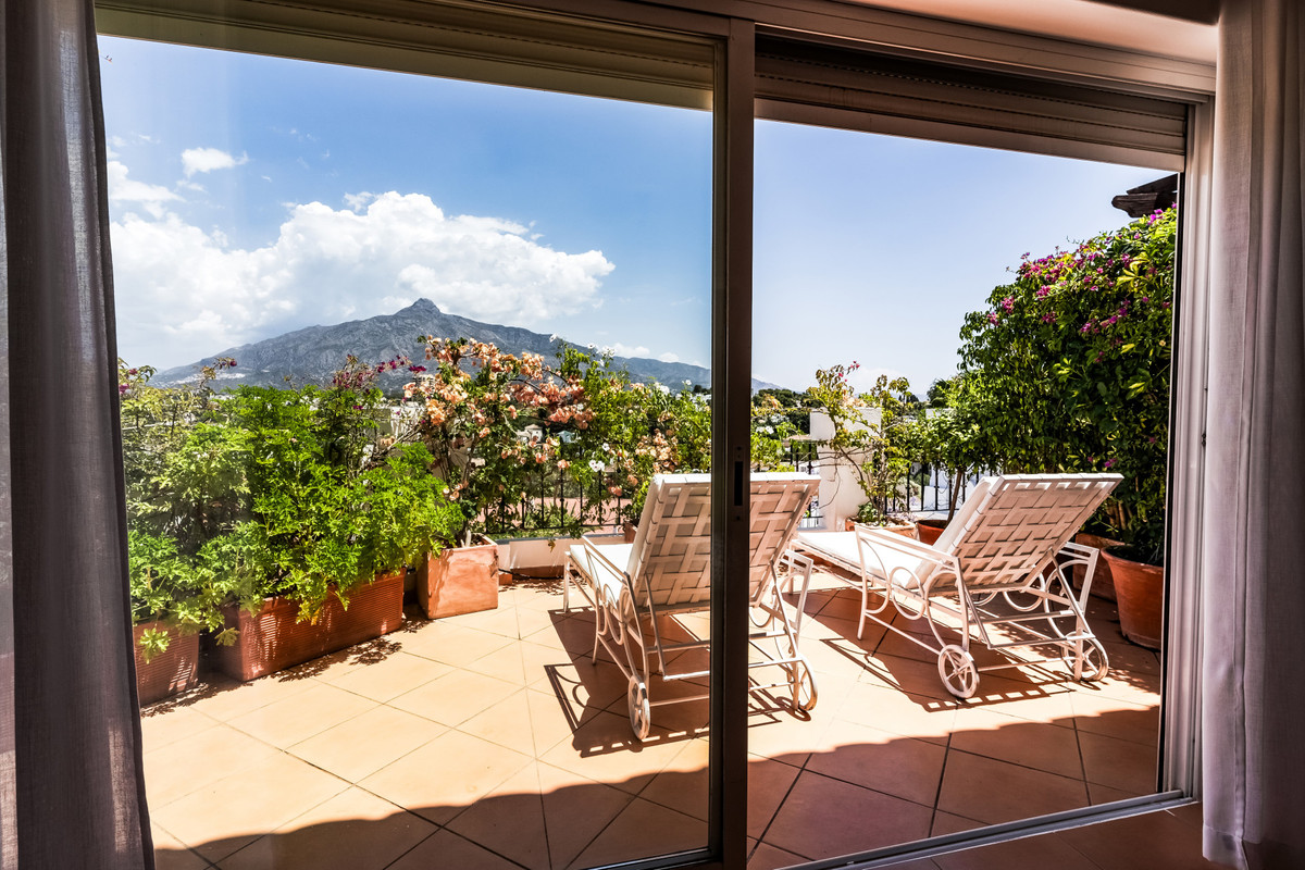 3 Bed Apartment for sale in Nueva Andalucía Costa Del Sol, Málaga, Spain