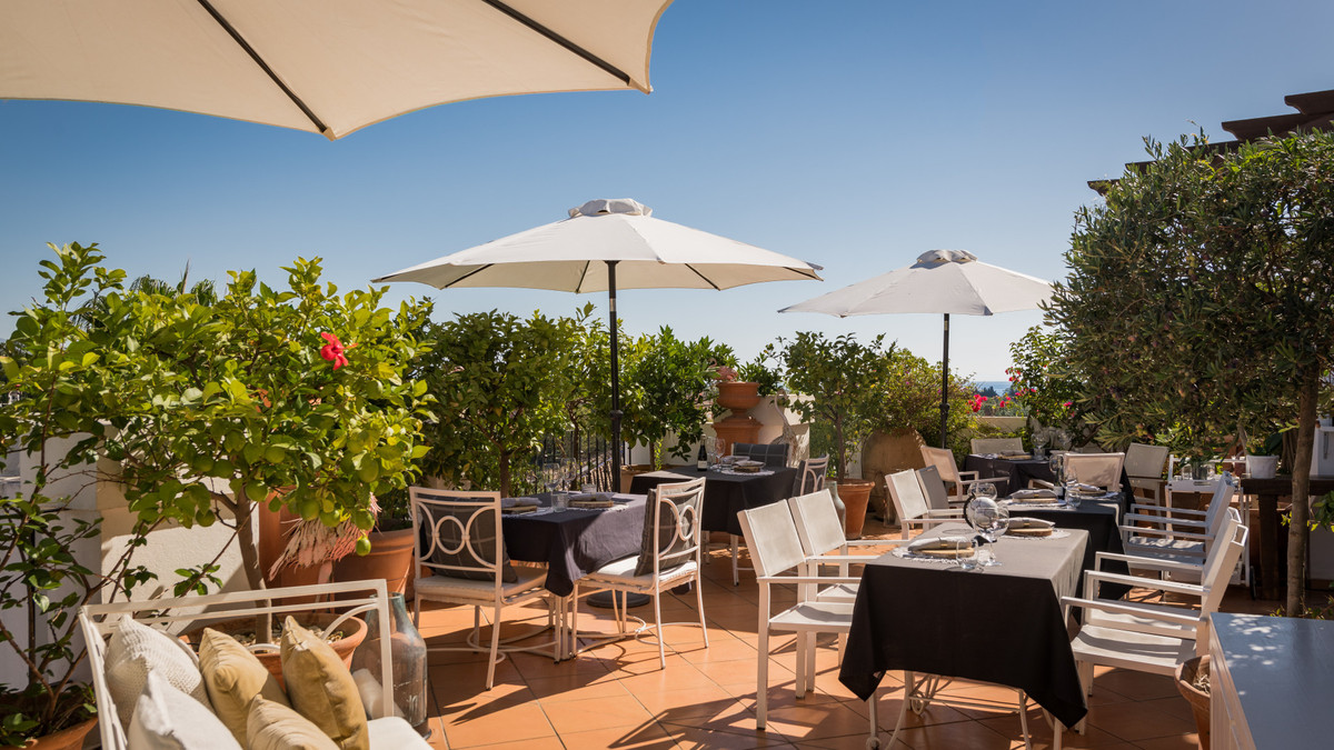 3 Bed Apartment for sale in Nueva Andalucía Costa Del Sol, Málaga, Spain