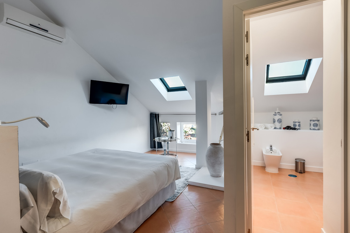 3 Bed Apartment for sale in Nueva Andalucía Costa Del Sol, Málaga, Spain