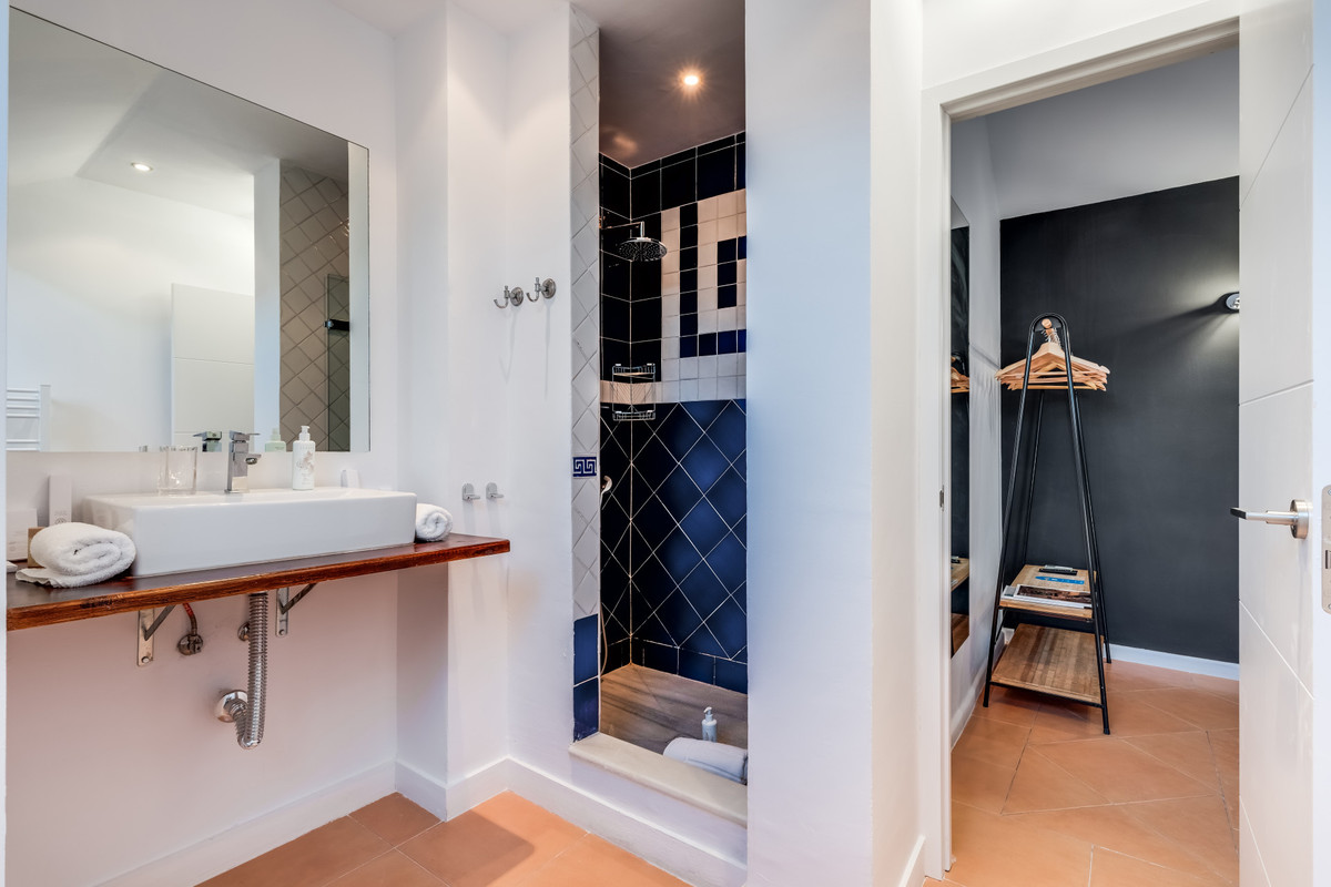 3 Bed Apartment for sale in Nueva Andalucía Costa Del Sol, Málaga, Spain
