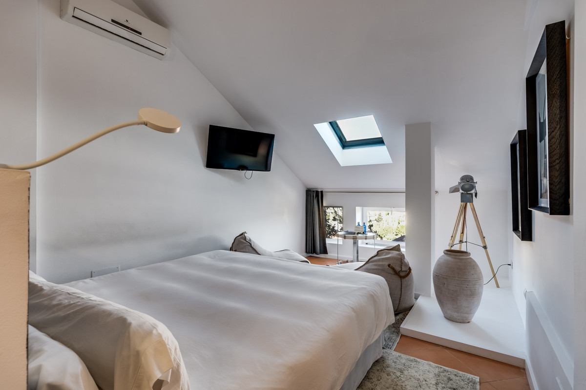 3 Bed Apartment for sale in Nueva Andalucía Costa Del Sol, Málaga, Spain