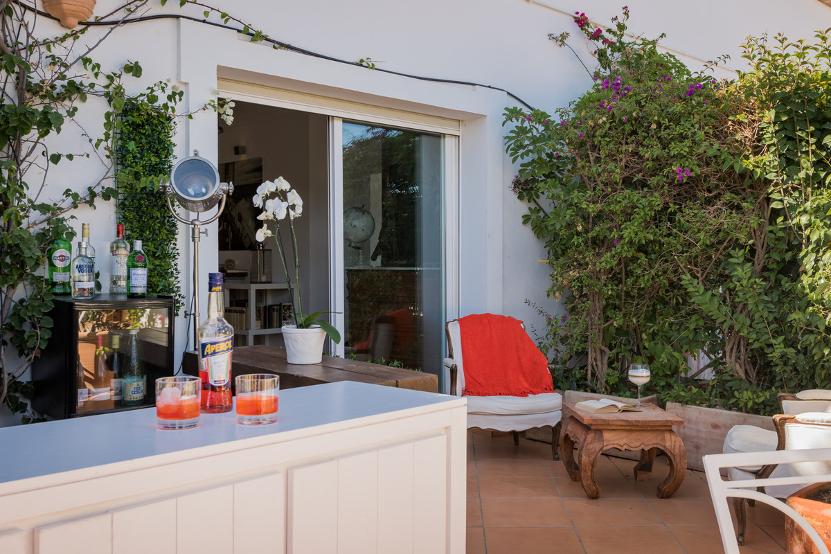 3 Bed Apartment for sale in Nueva Andalucía Costa Del Sol, Málaga, Spain