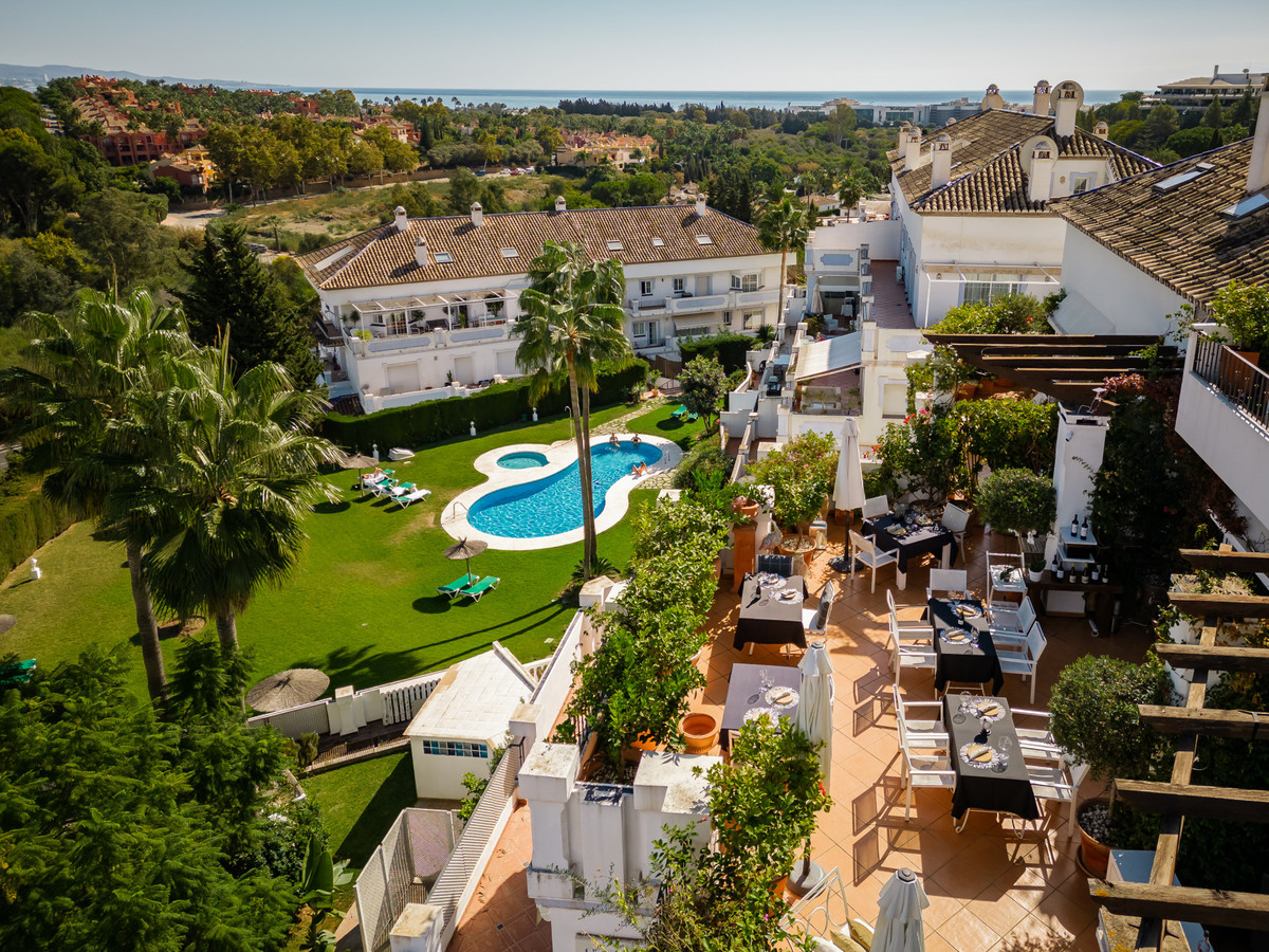 3 Bed Apartment for sale in Nueva Andalucía Costa Del Sol, Málaga, Spain