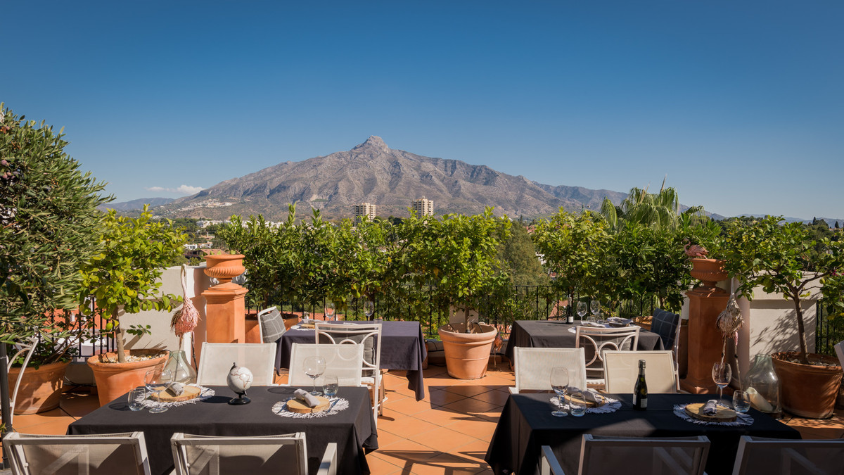 3 Bed Apartment for sale in Nueva Andalucía Costa Del Sol, Málaga, Spain