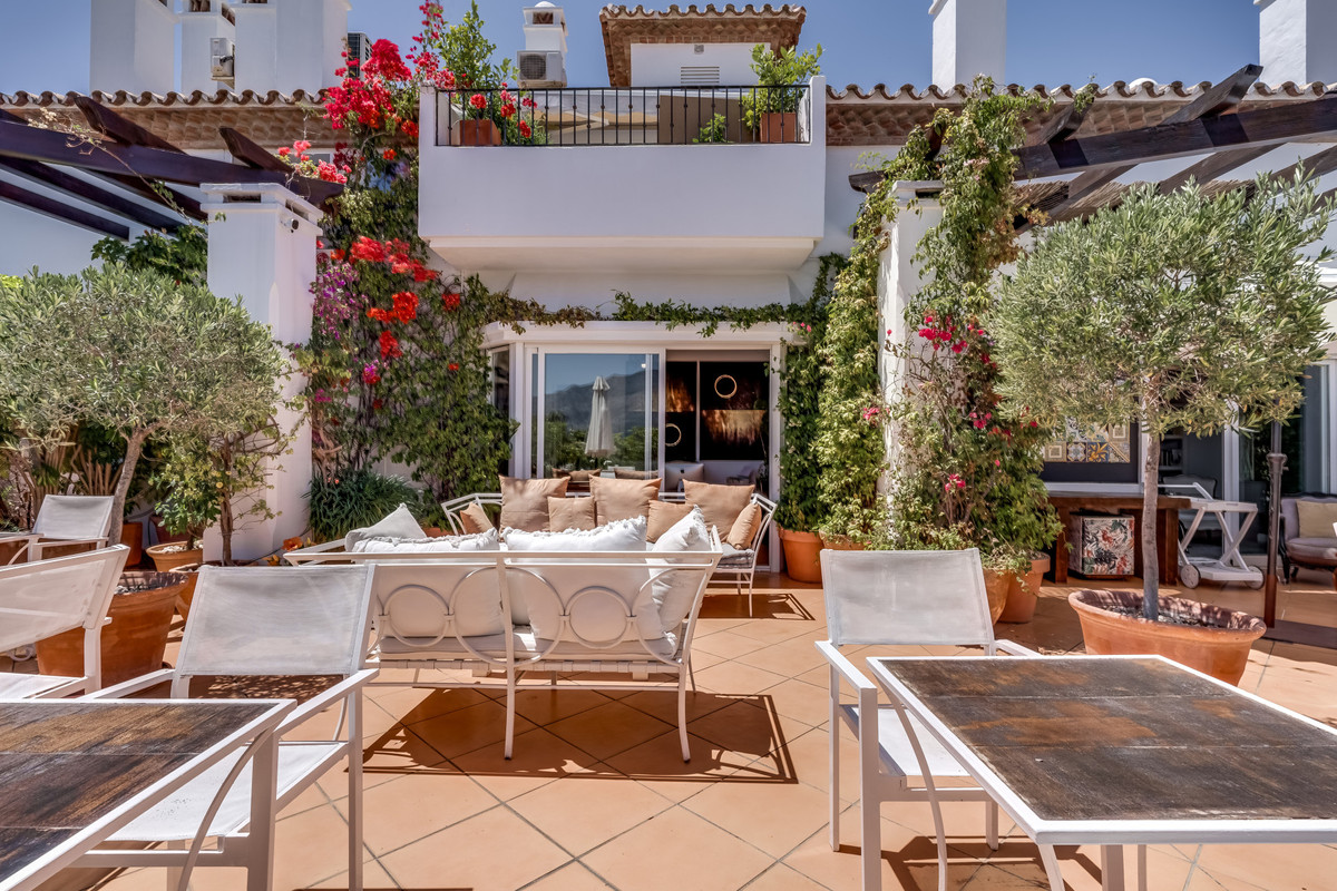 3 Bed Apartment for sale in Nueva Andalucía Costa Del Sol, Málaga, Spain