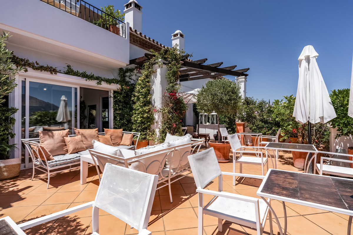 3 Bed Apartment for sale in Nueva Andalucía Costa Del Sol, Málaga, Spain