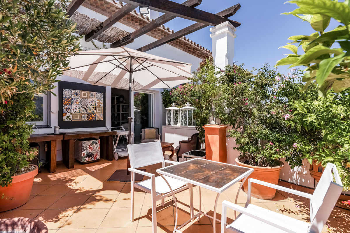 3 Bed Apartment for sale in Nueva Andalucía Costa Del Sol, Málaga, Spain