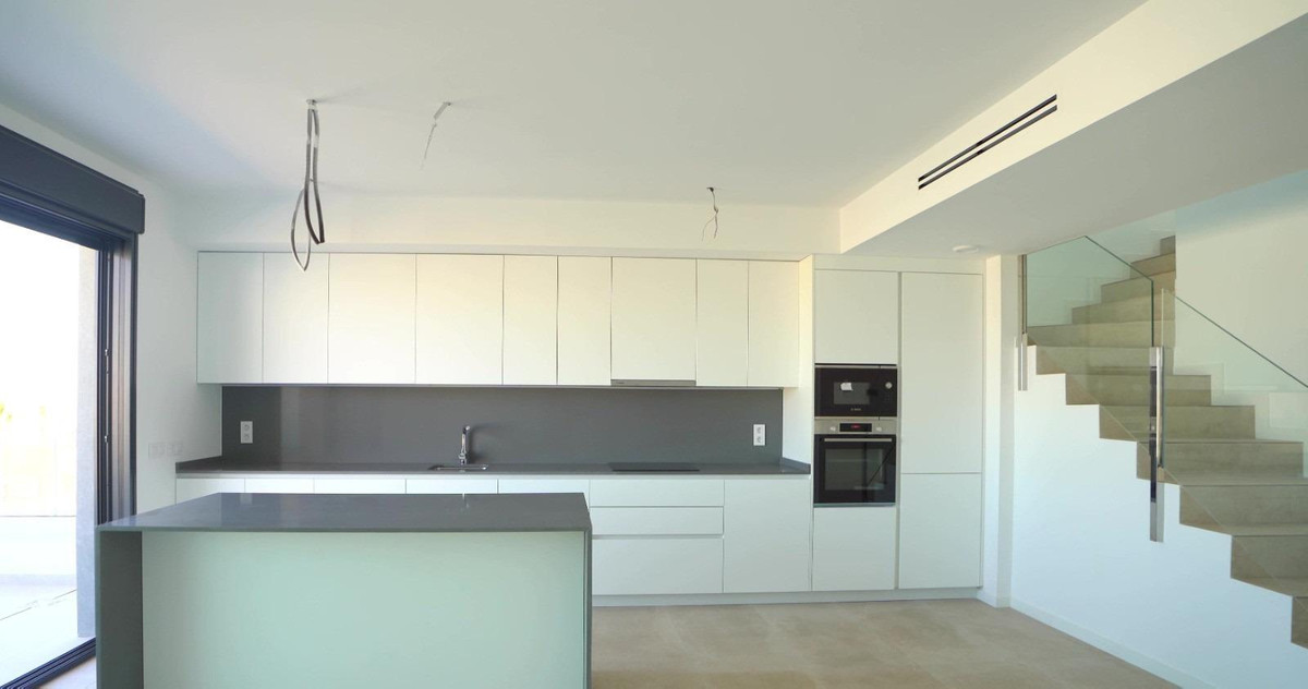 Se vende Apartamento Planta Media de 4 dormitorios en Costa Blanca, Alicante, España