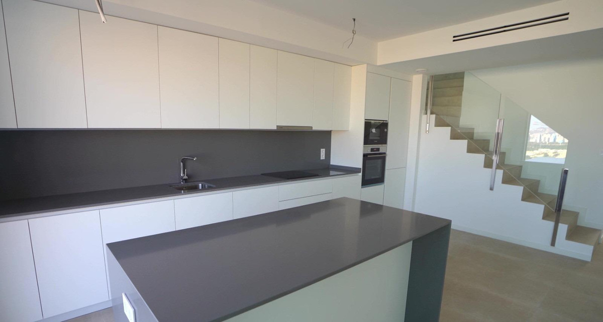 Se vende Apartamento Planta Media de 4 dormitorios en Costa Blanca, Alicante, España