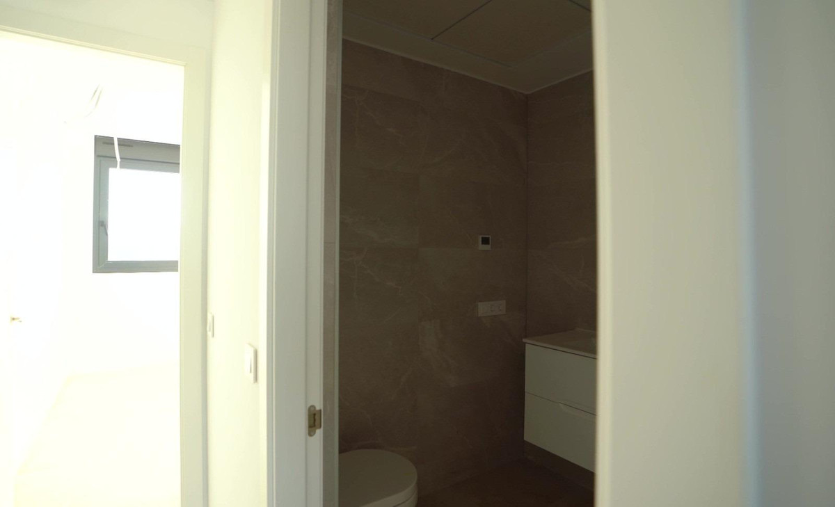 Se vende Apartamento Planta Media de 4 dormitorios en Costa Blanca, Alicante, España