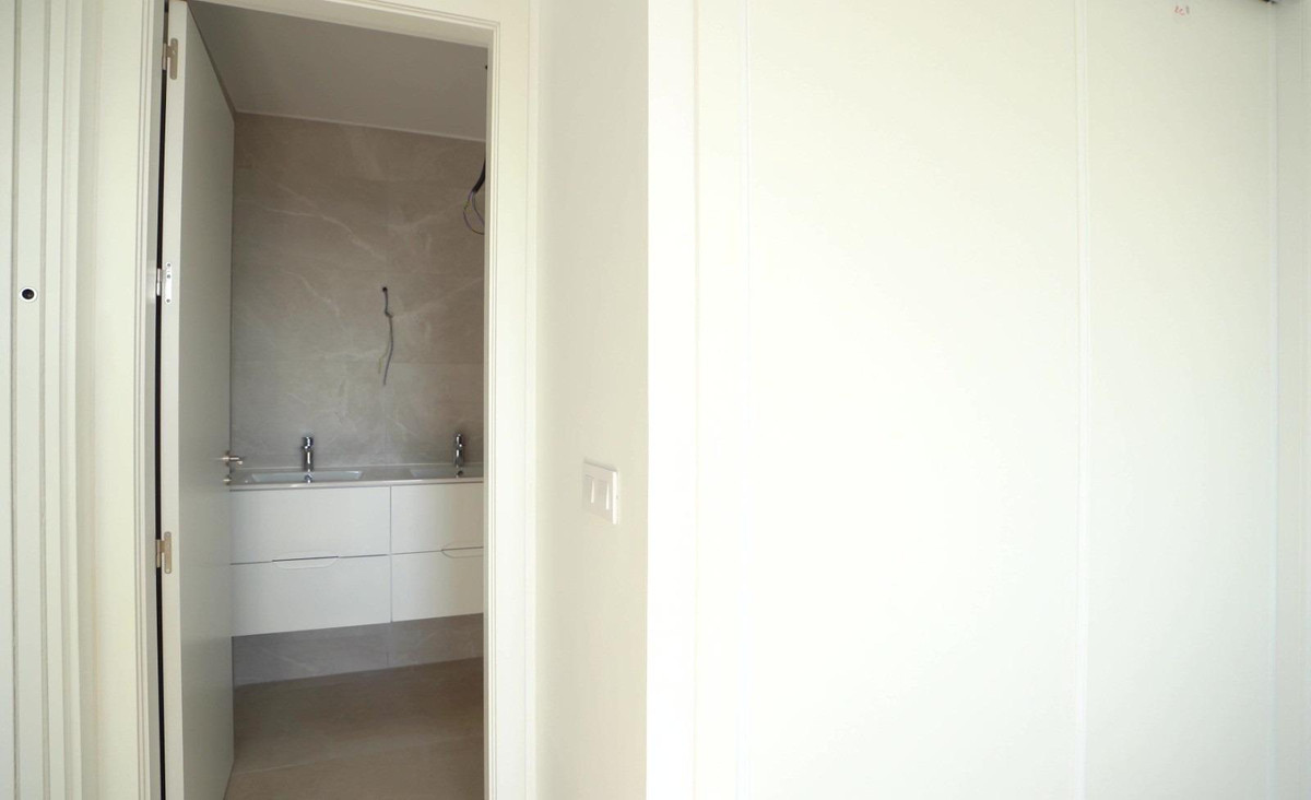 Se vende Apartamento Planta Media de 4 dormitorios en Costa Blanca, Alicante, España