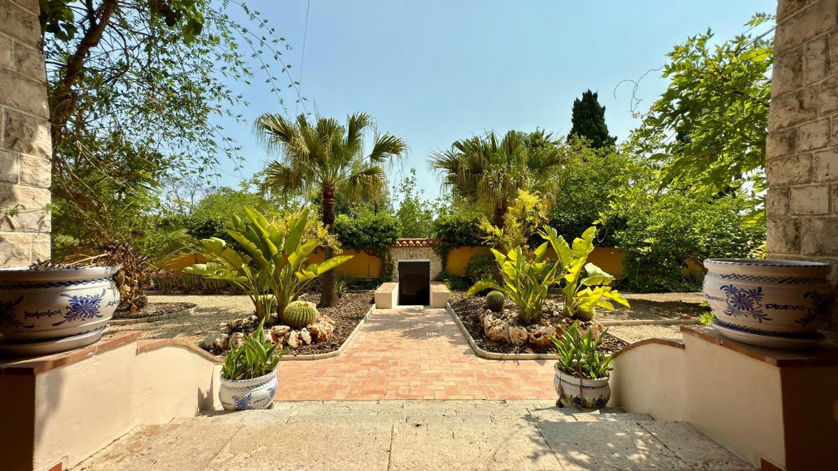 6 Bed Townhouse for sale in Alicante Costa Blanca, Alicante, Spain