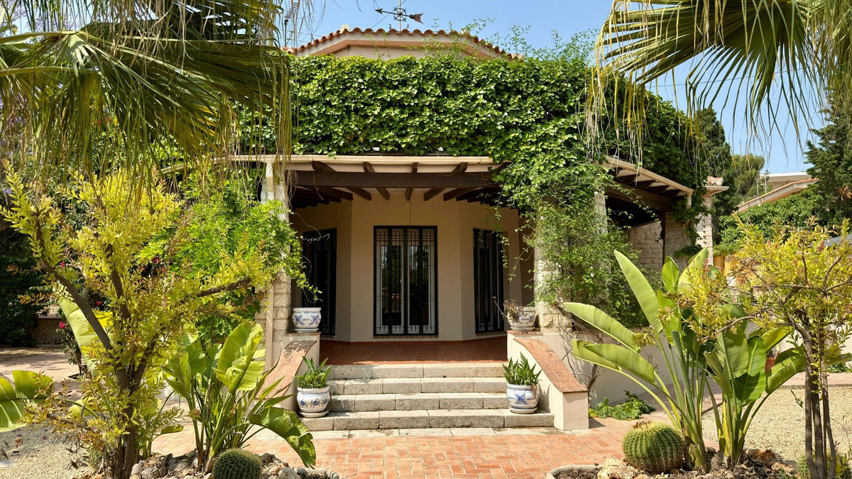 6 Bed Townhouse for sale in Alicante Costa Blanca, Alicante, Spain