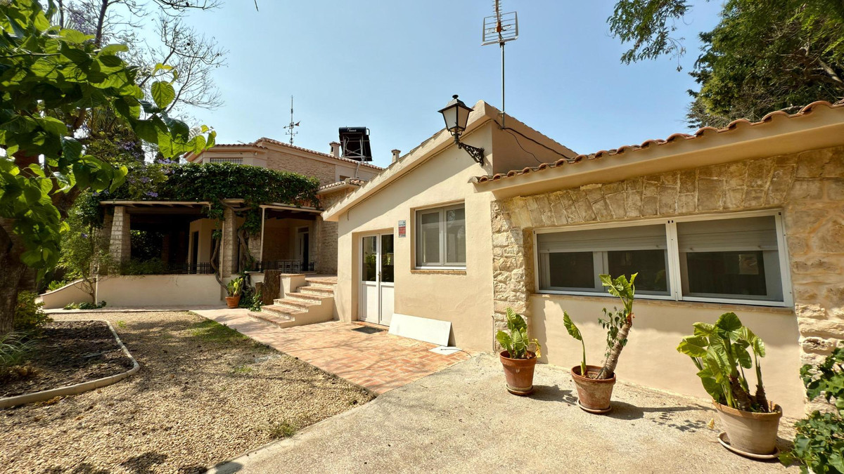 6 Bed Townhouse for sale in Alicante Costa Blanca, Alicante, Spain