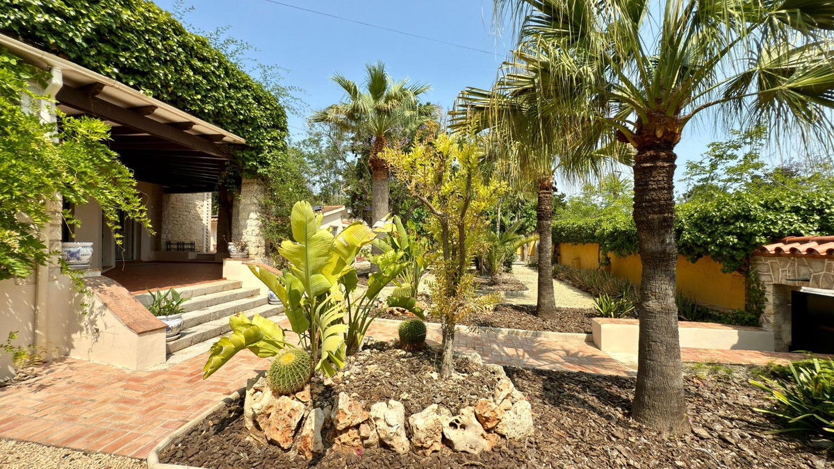 6 Bed Townhouse for sale in Alicante Costa Blanca, Alicante, Spain