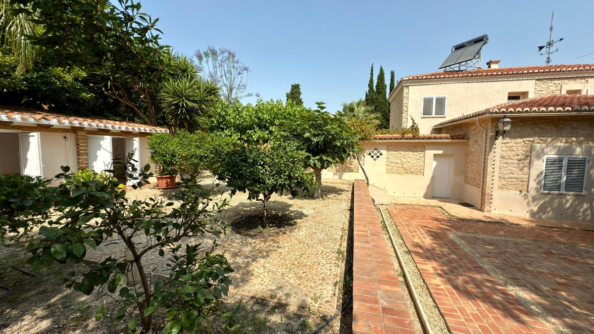 6 Bed Townhouse for sale in Alicante Costa Blanca, Alicante, Spain