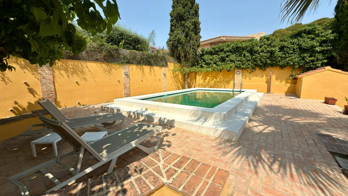 6 Bed Townhouse for sale in Alicante Costa Blanca, Alicante, Spain