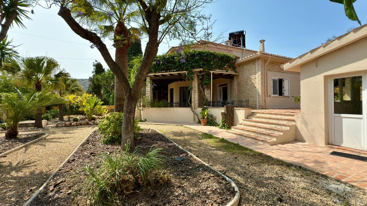 6 Bed Townhouse for sale in Alicante Costa Blanca, Alicante, Spain