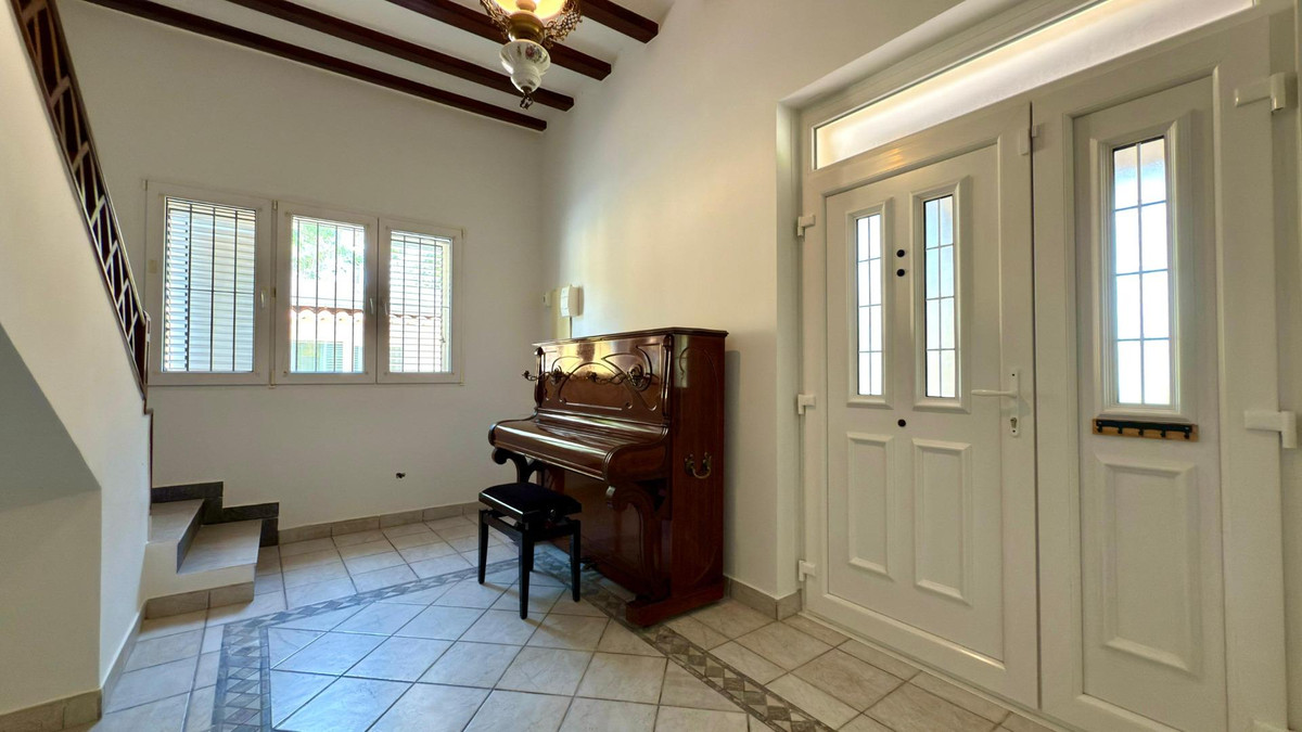 6 Bed Townhouse for sale in Alicante Costa Blanca, Alicante, Spain