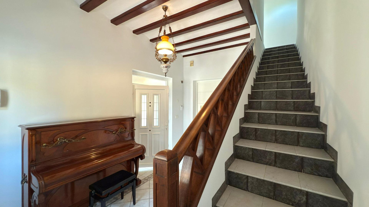 6 Bed Townhouse for sale in Alicante Costa Blanca, Alicante, Spain