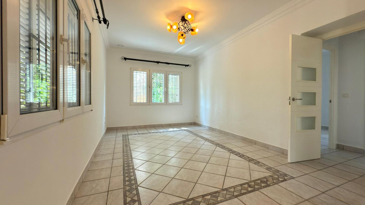 6 Bed Townhouse for sale in Alicante Costa Blanca, Alicante, Spain