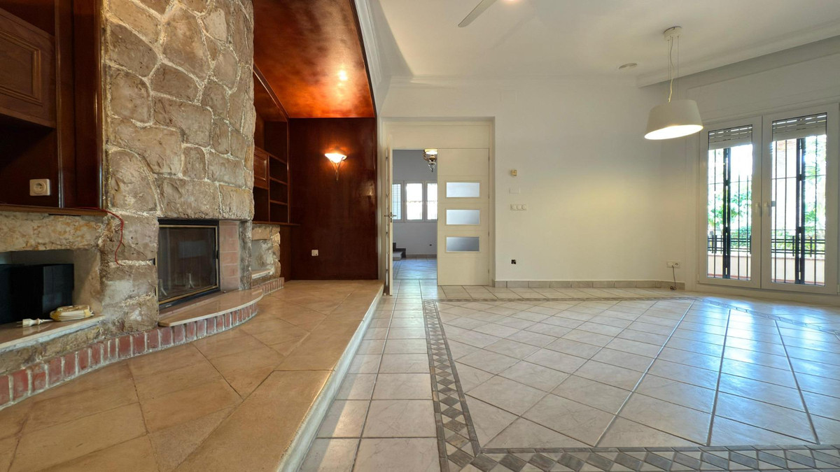 6 Bed Townhouse for sale in Alicante Costa Blanca, Alicante, Spain