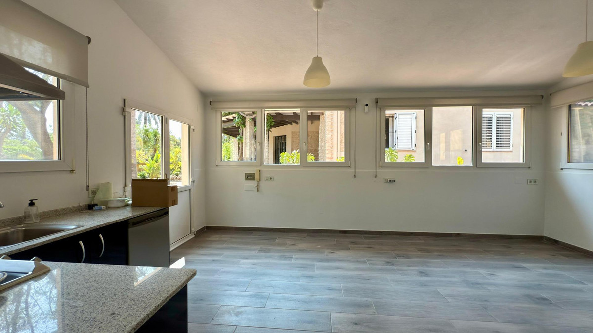 6 Bed Townhouse for sale in Alicante Costa Blanca, Alicante, Spain