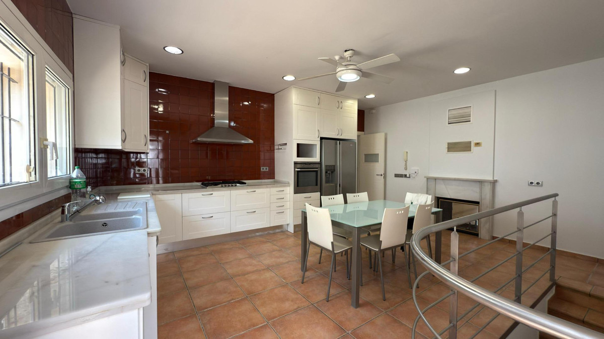 6 Bed Townhouse for sale in Alicante Costa Blanca, Alicante, Spain