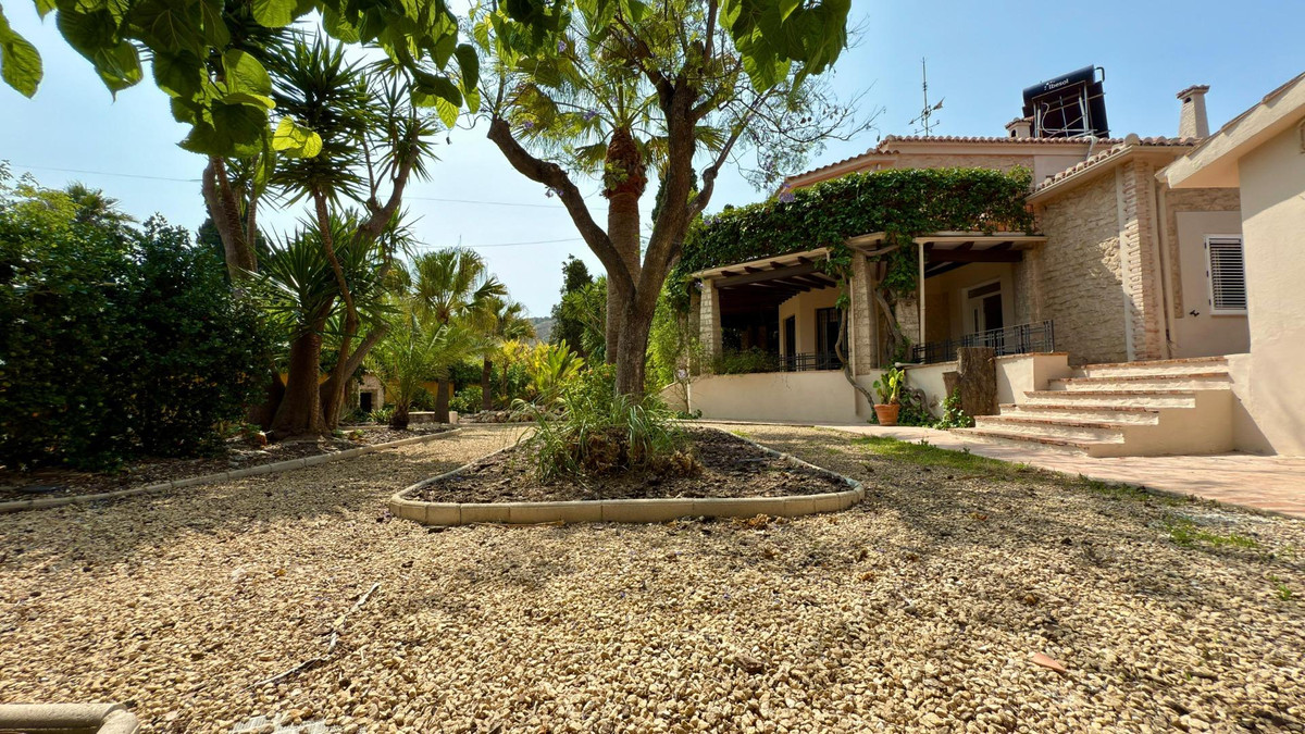 6 Bed Townhouse for sale in Alicante Costa Blanca, Alicante, Spain