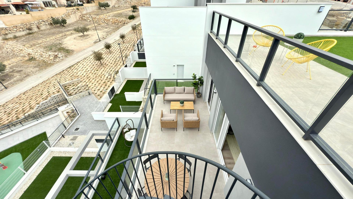 Se vende Adosada de 5 dormitorios en Costa Blanca, Alicante, España