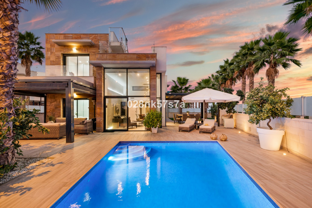 5 Bed Townhouse for sale in Lomas De Cabo Roig Costa Blanca, Alicante, Spain