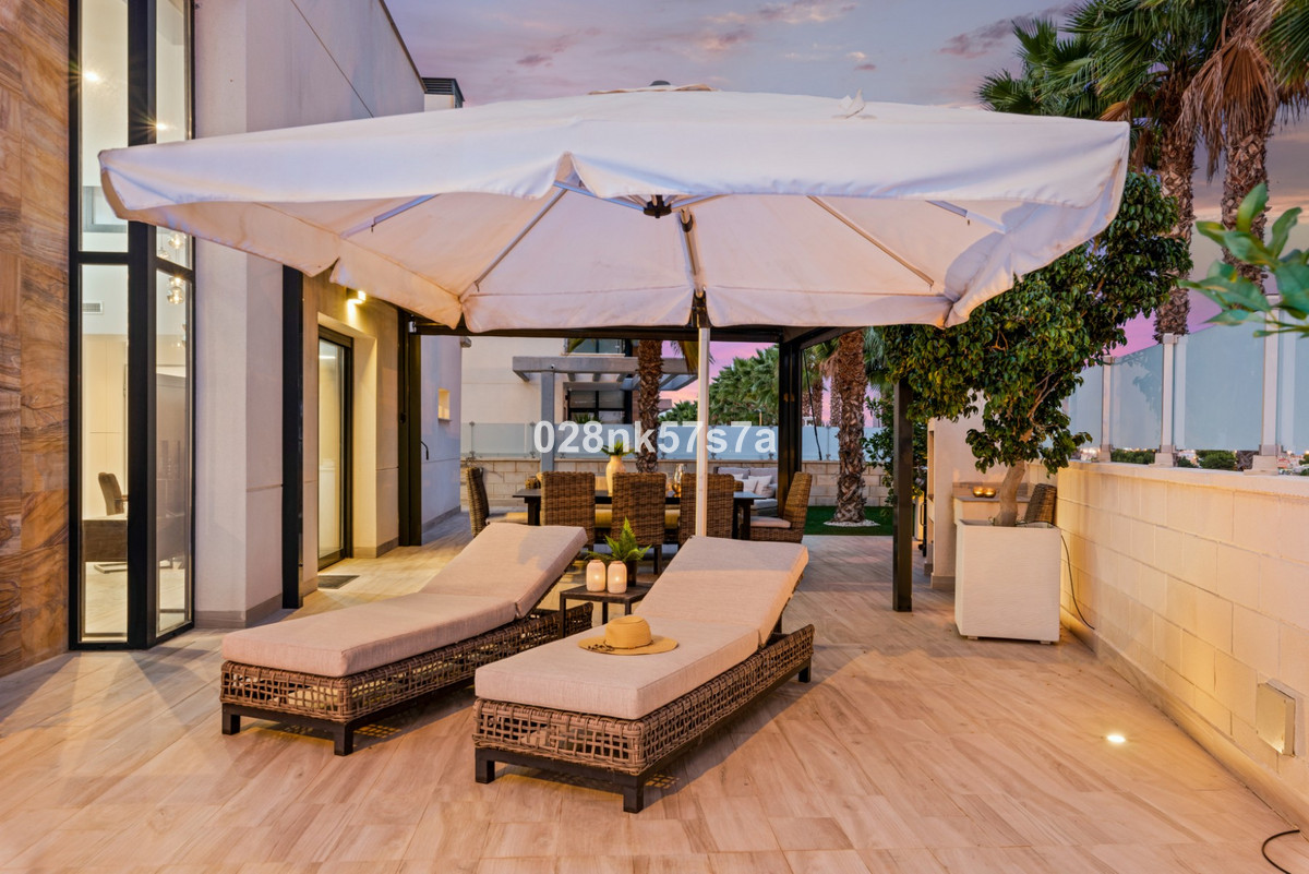 5 Bed Townhouse for sale in Lomas De Cabo Roig Costa Blanca, Alicante, Spain