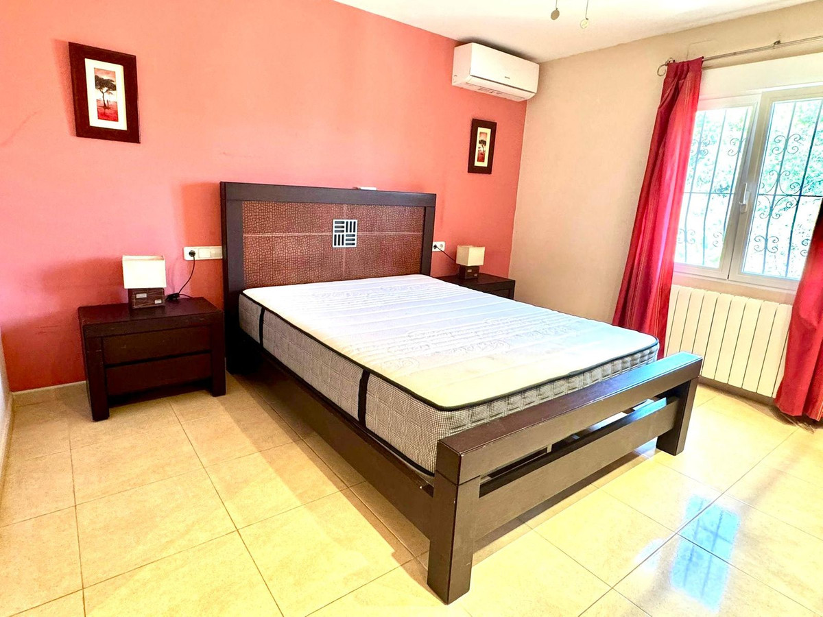 Se vende Villa - Chalet de 3 dormitorios en Costa Blanca, Alicante, España