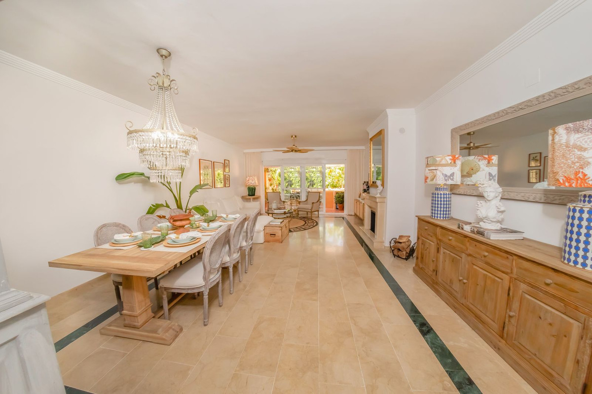 3 Bed Townhouse for sale in Nagüeles Costa Del Sol, Málaga, Spain
