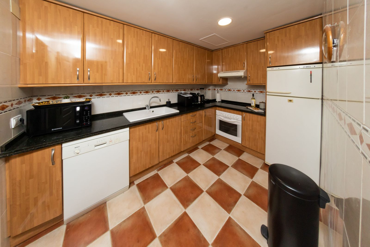 3 Bed Townhouse for sale in Nagüeles Costa Del Sol, Málaga, Spain