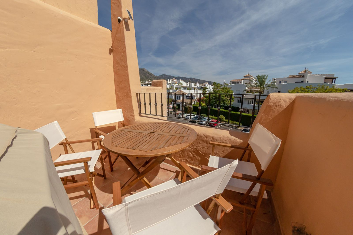 3 Bed Townhouse for sale in Nagüeles Costa Del Sol, Málaga, Spain