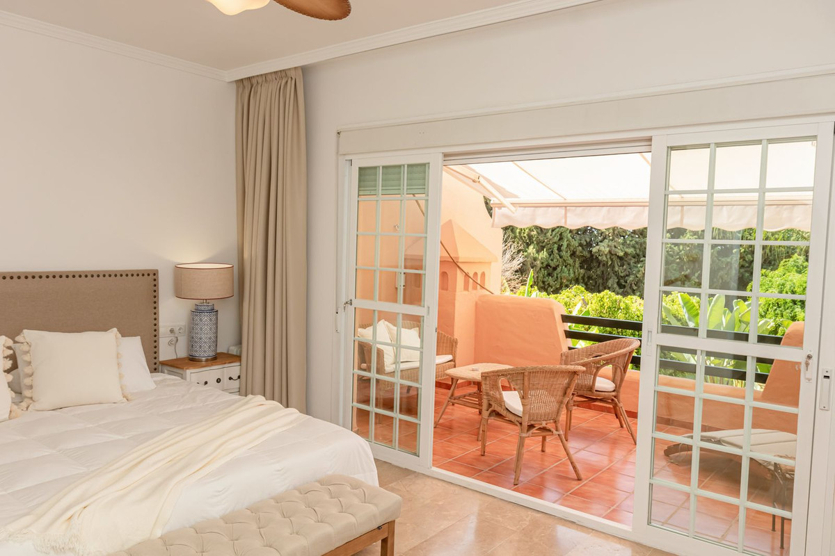 3 Bed Townhouse for sale in Nagüeles Costa Del Sol, Málaga, Spain