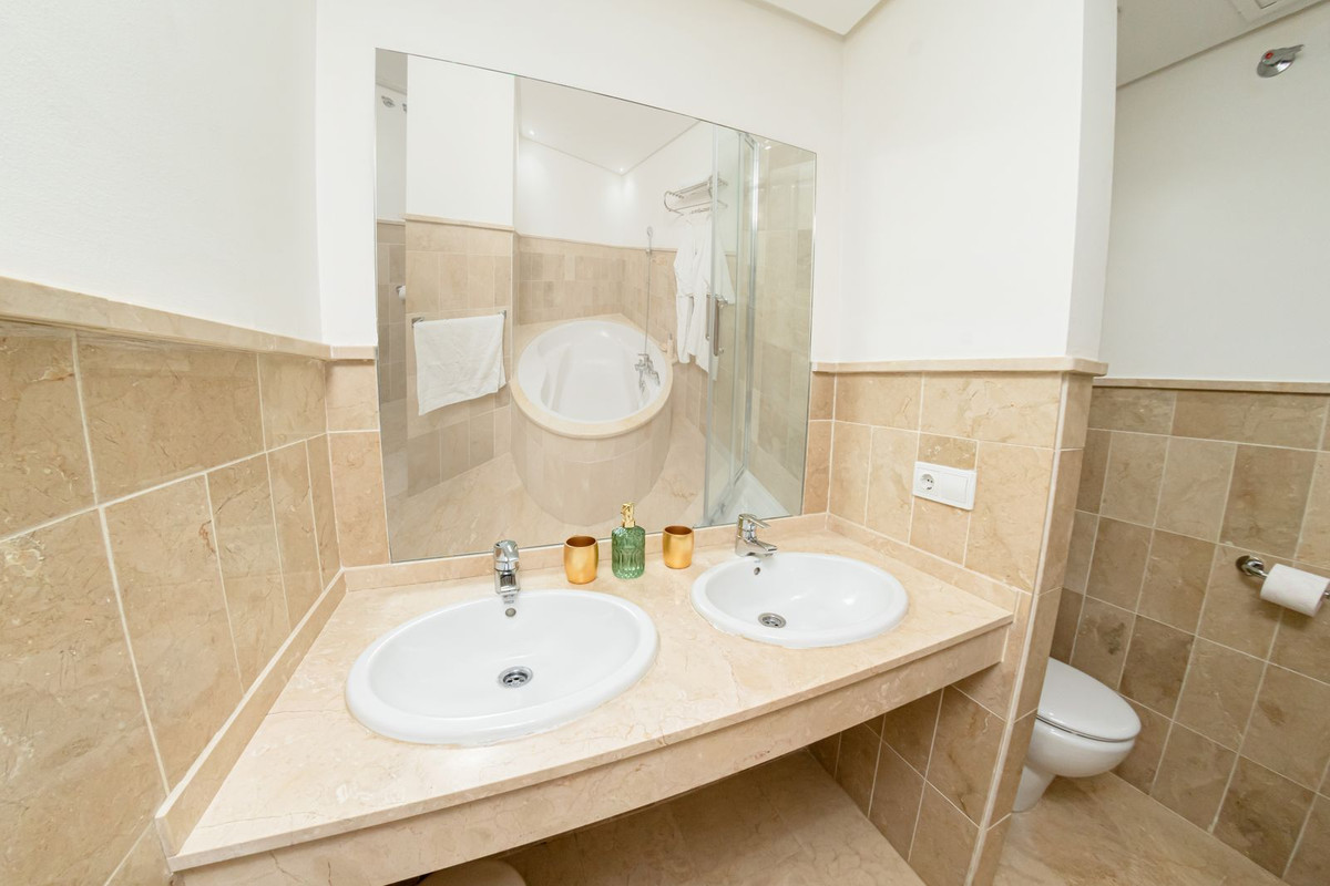 3 Bed Townhouse for sale in Nagüeles Costa Del Sol, Málaga, Spain