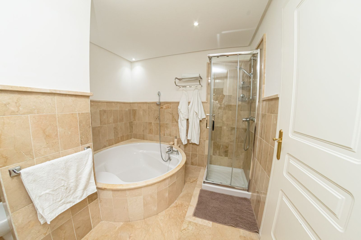 3 Bed Townhouse for sale in Nagüeles Costa Del Sol, Málaga, Spain