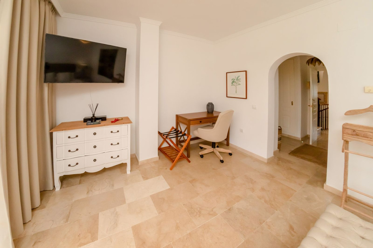 3 Bed Townhouse for sale in Nagüeles Costa Del Sol, Málaga, Spain