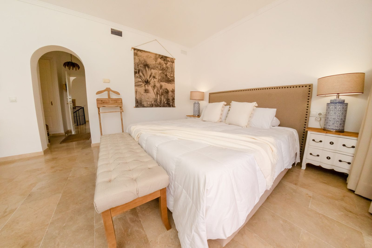 3 Bed Townhouse for sale in Nagüeles Costa Del Sol, Málaga, Spain