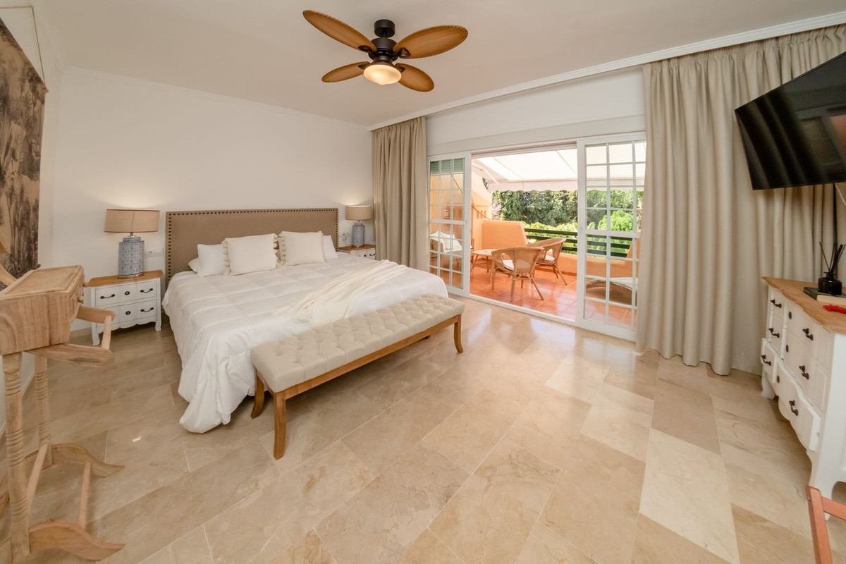 3 Bed Townhouse for sale in Nagüeles Costa Del Sol, Málaga, Spain