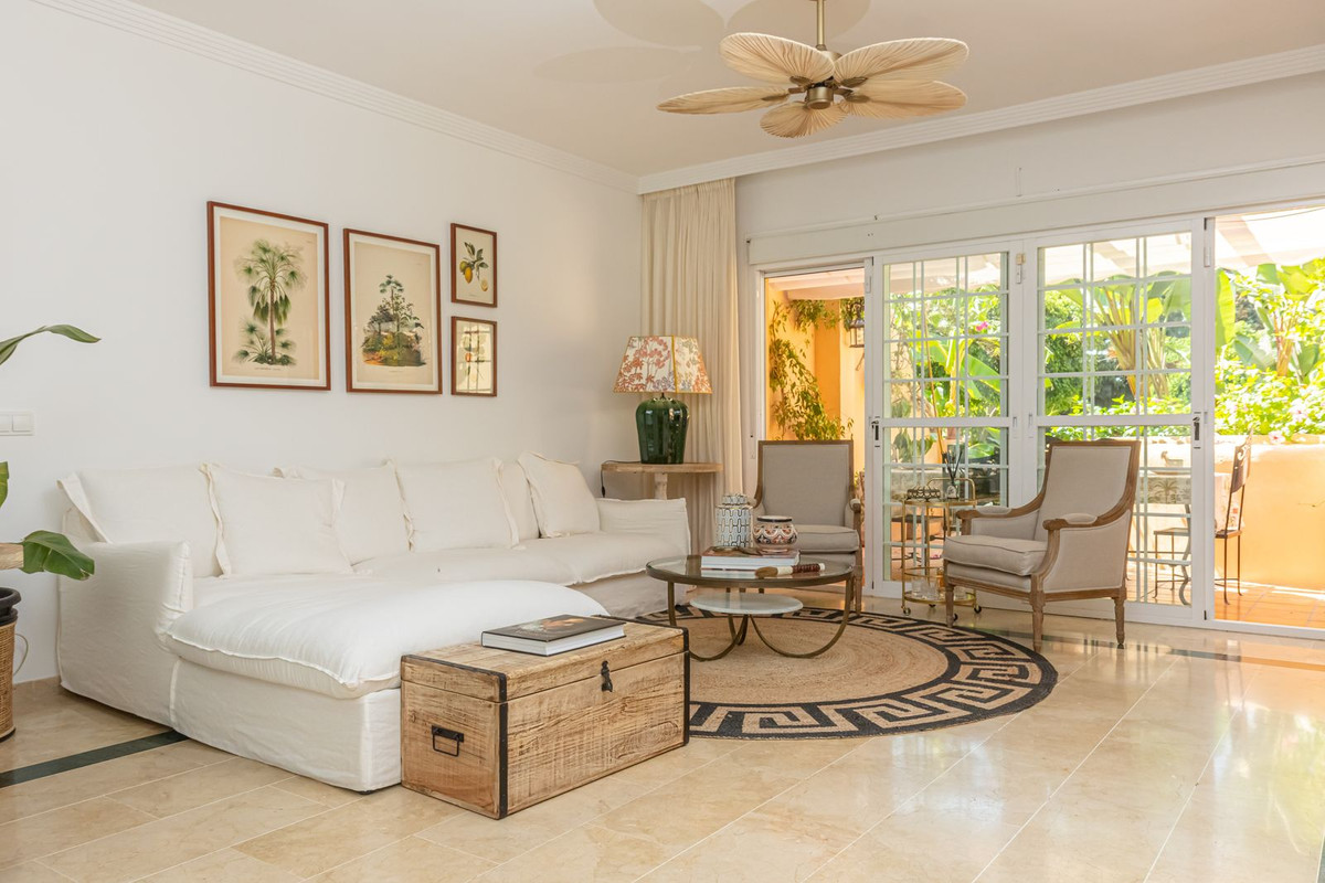 3 Bed Townhouse for sale in Nagüeles Costa Del Sol, Málaga, Spain