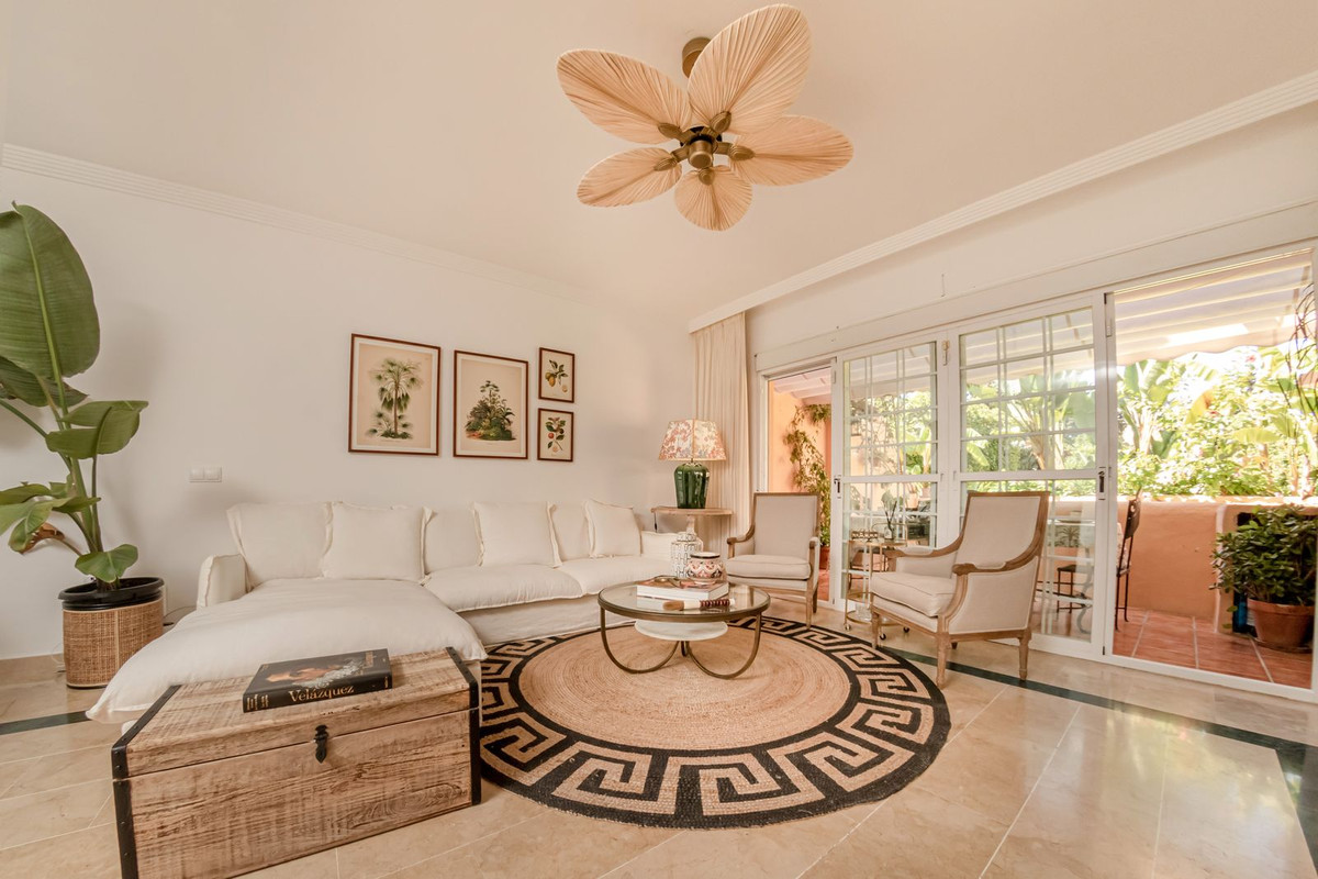 3 Bed Townhouse for sale in Nagüeles Costa Del Sol, Málaga, Spain