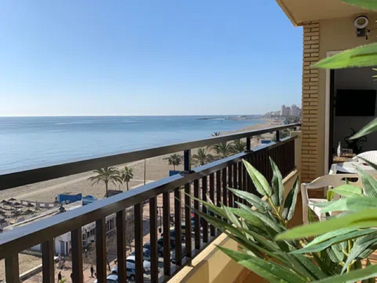 2 Bed Apartment for sale in Fuengirola Costa Del Sol, Málaga, Spain